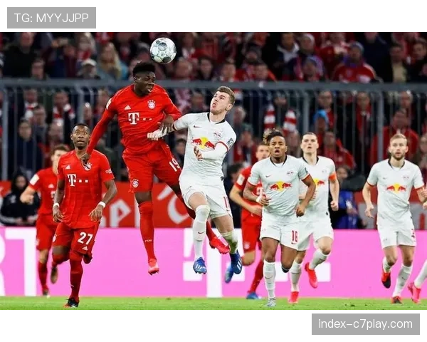 德甲战报：拜仁4-2逆转莱比锡，图赫尔变阵4231激活边路走廊